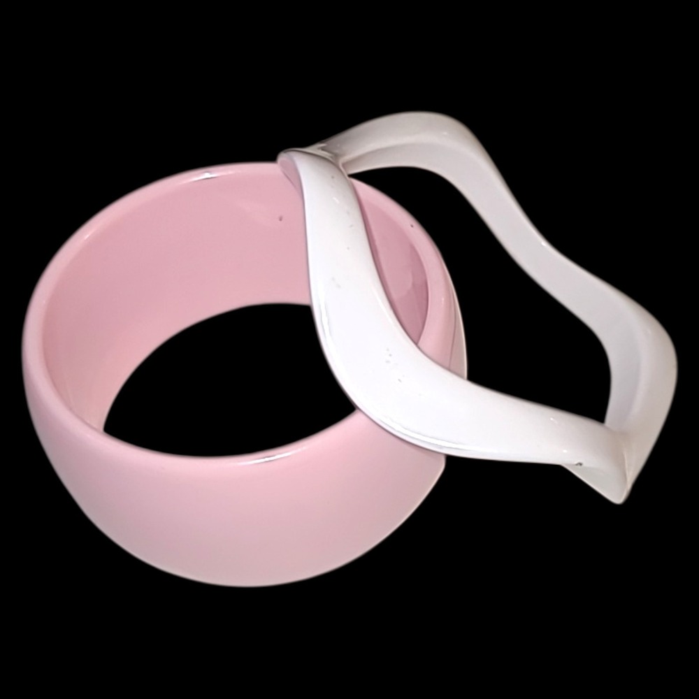 Vintage Lucite Bangle Bracelet Set Pink White Wide Wavy‎ Small Wrist 2.44"
